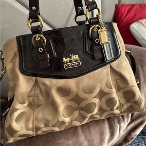 Classic Coach Shoulder Bag